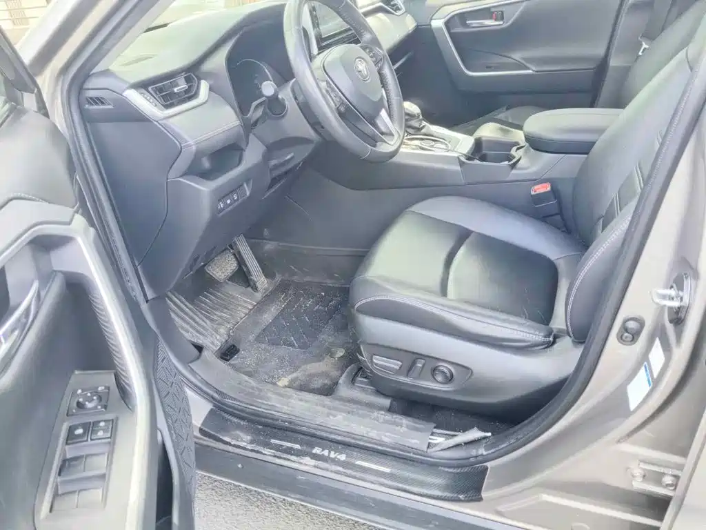 Toyota RAV4, миниатюра 8