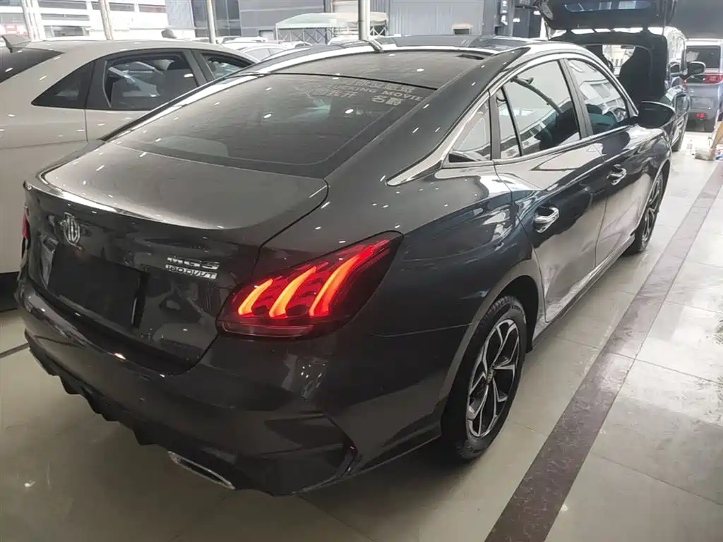 MG MG5 2021 2021 Model 180DVVT CVT Youth Luxury Edition