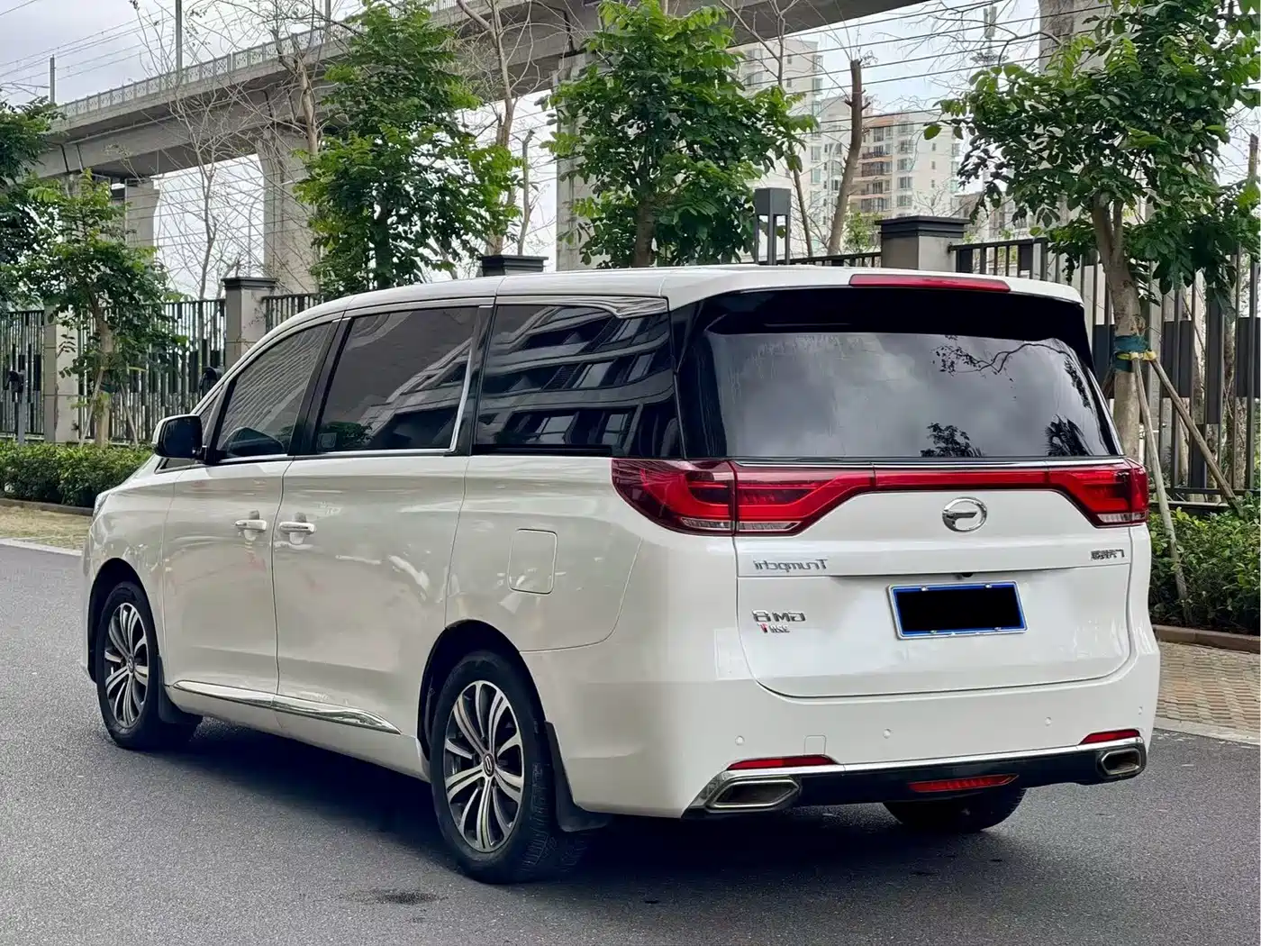 GAC Trumpchi Trumpchi M8 2018 320T Premium Edition фото 7