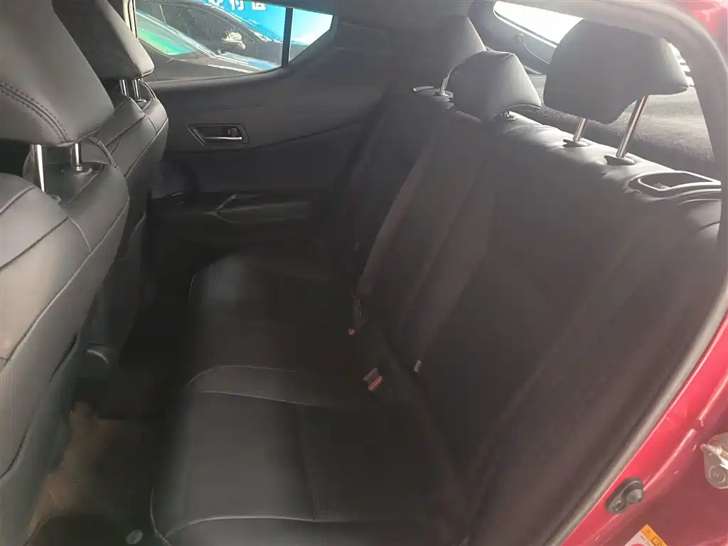 Toyota C-HR 2020 Model 2.0L Leading фото 13