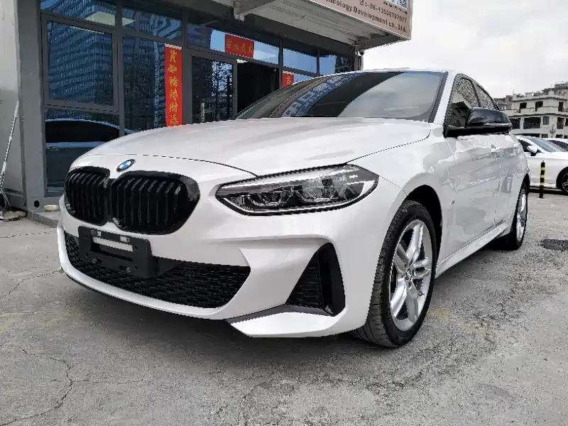 BMW 1 Series 2022 120i M Sport Shadow Edition