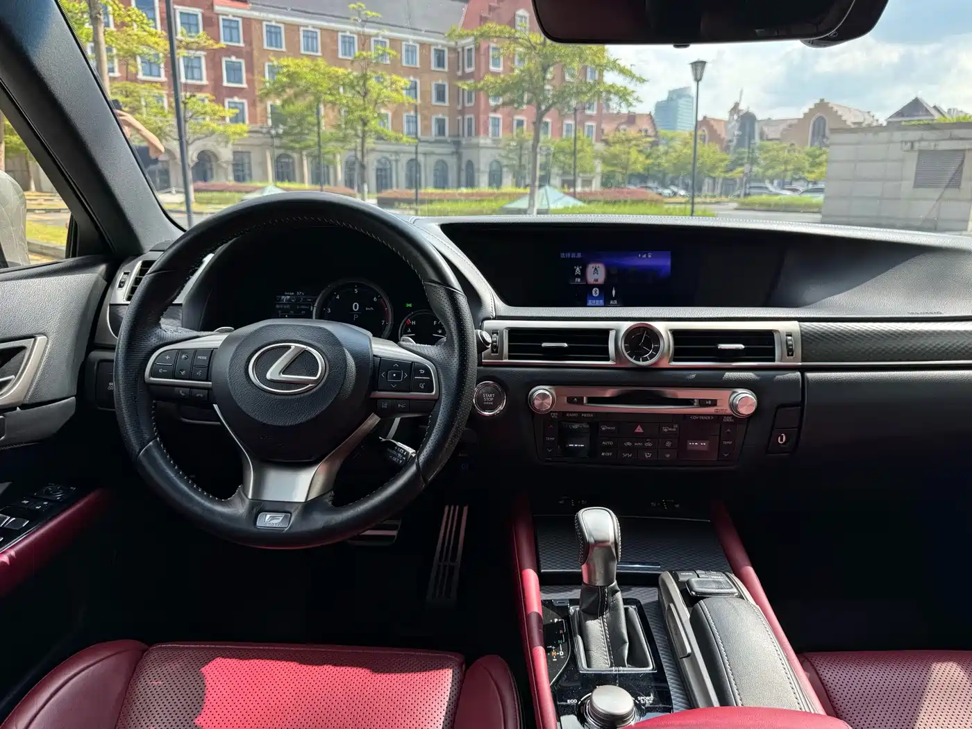 Photo 11 - Lexus GS