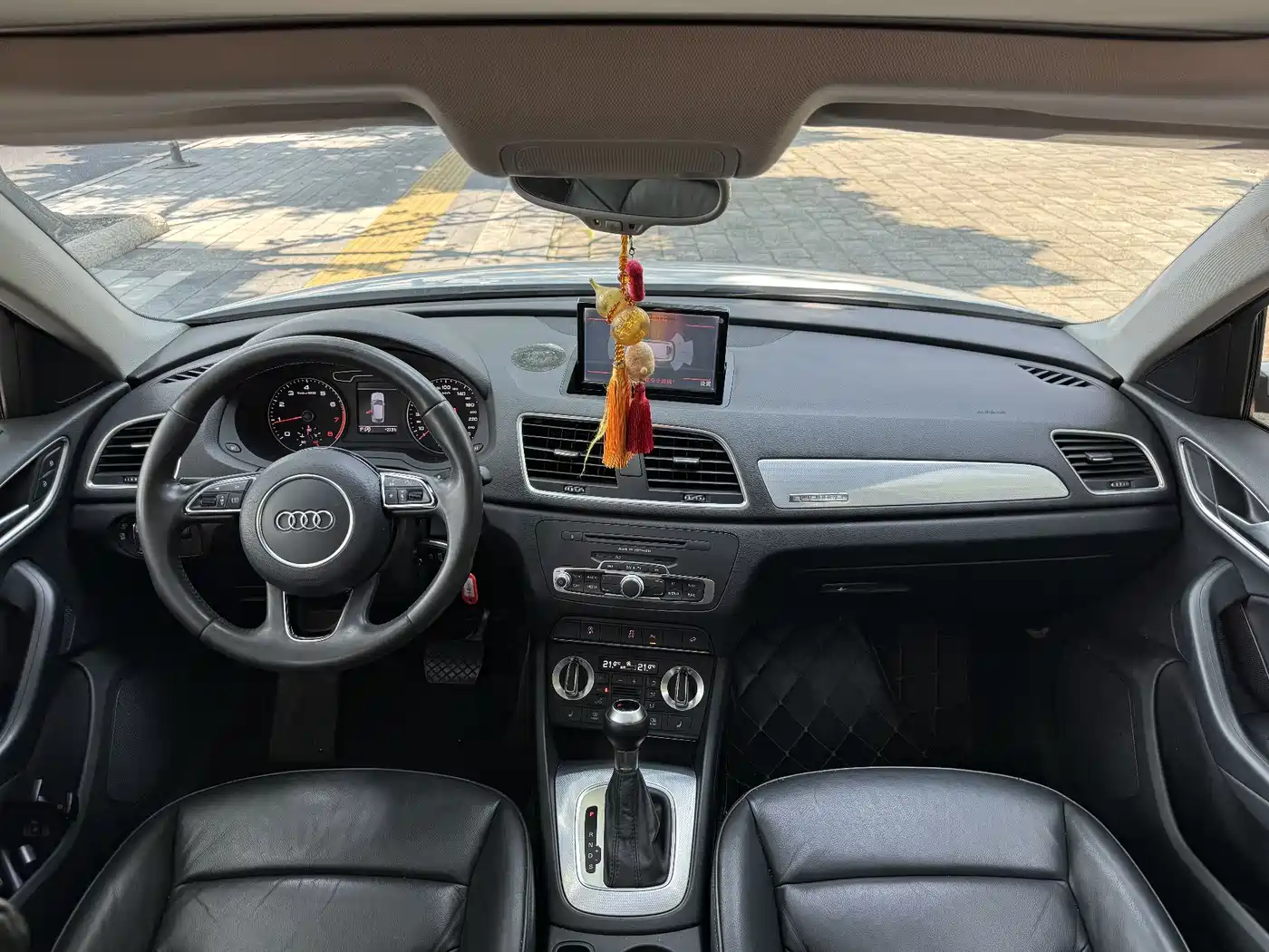 Audi Q3 2015 35 TFSI quattro Technology фото 6