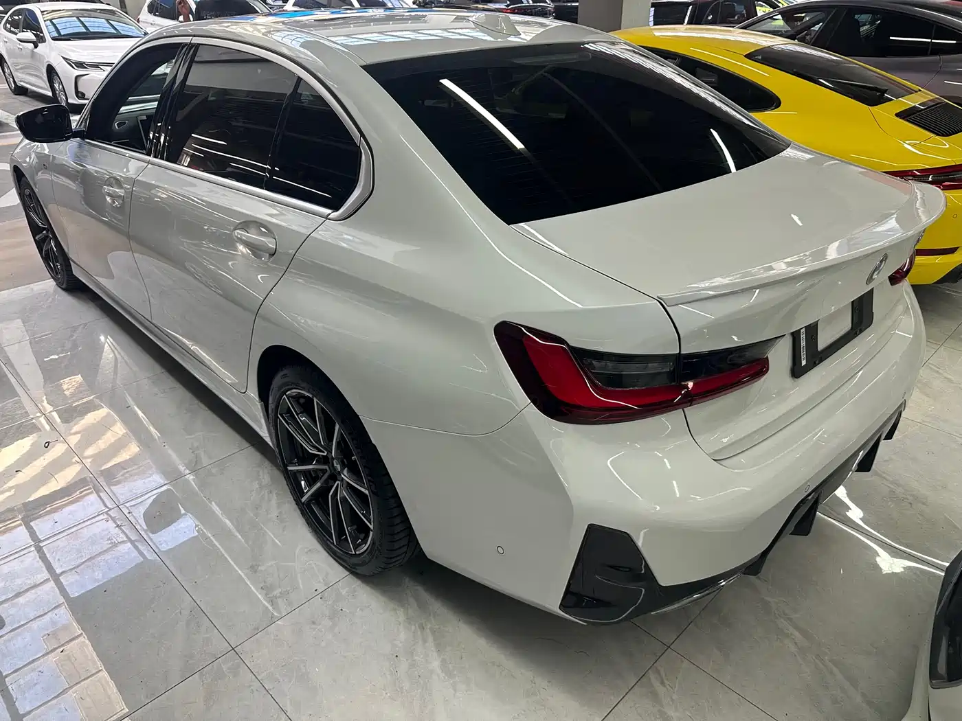 BMW 3 Series 2024 325Li M Sport Package фото 15