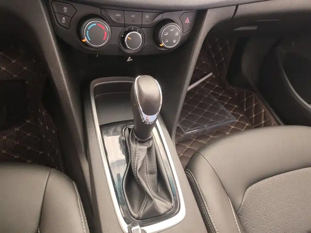 Chevrolet Cavalier 2016 1.5L Automatic Delight Edition фото 14