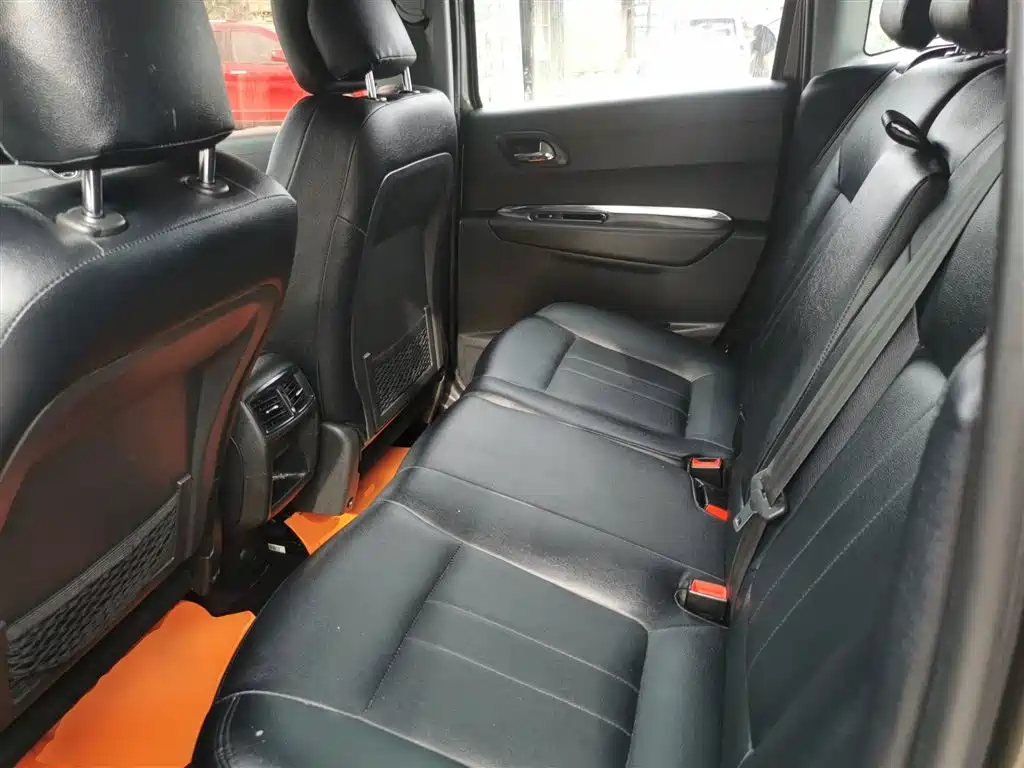 Peugeot 3008 2016 2.0L Automatic Classic Edition фото 17