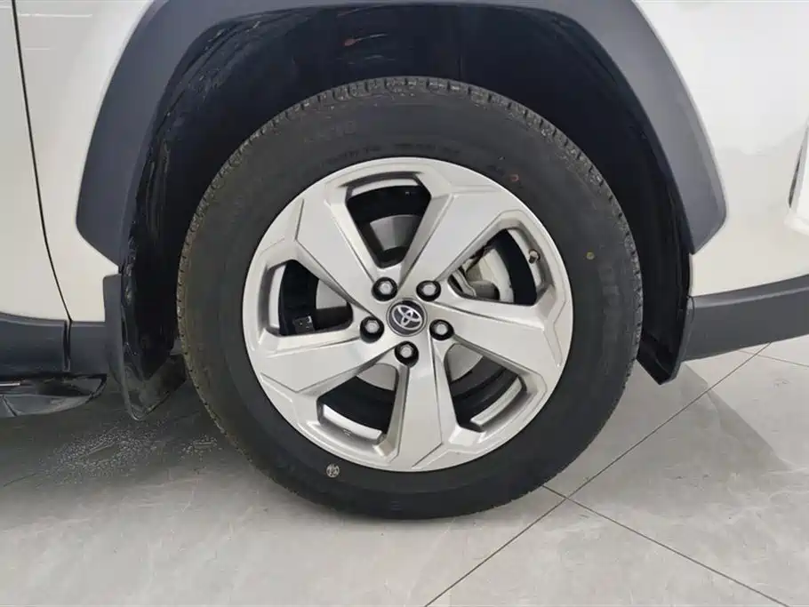 Toyota RAV4 Rongfang 2020 2.0L CVT 2WD Trend Edition фото 6