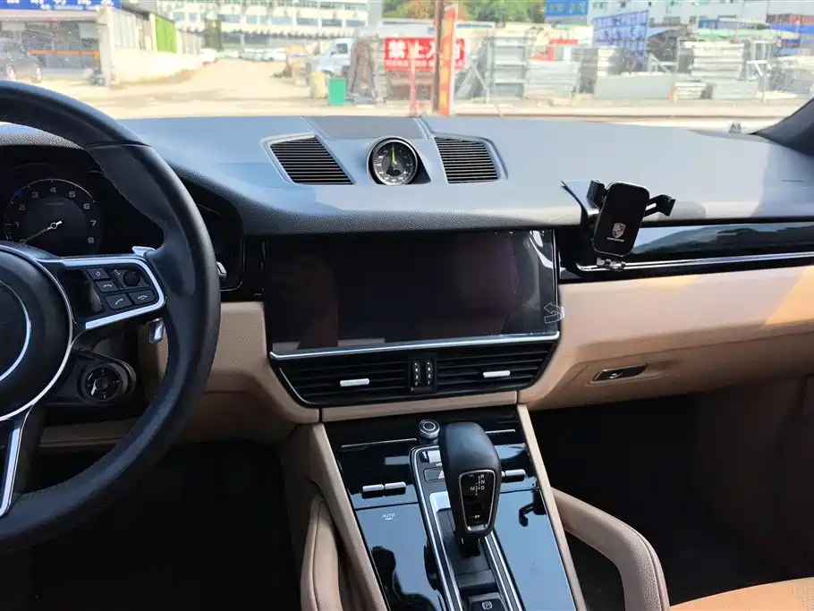 PORSCHE CAYENNE NEW ENERGY