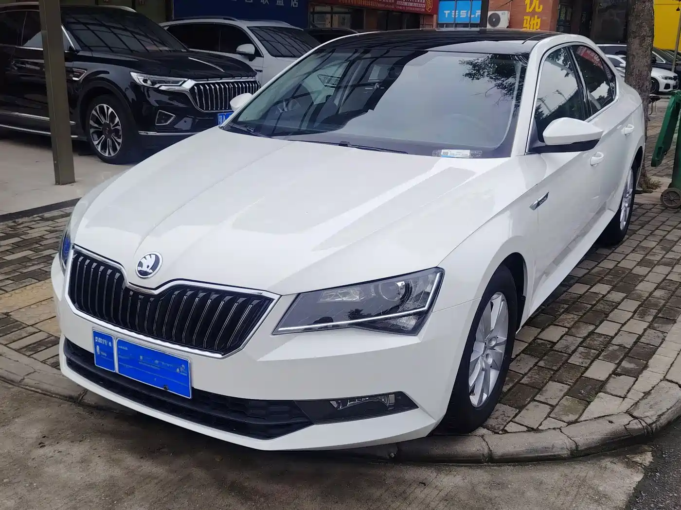 Škoda Superb 2016 TSI280 DSG Advance Edition
