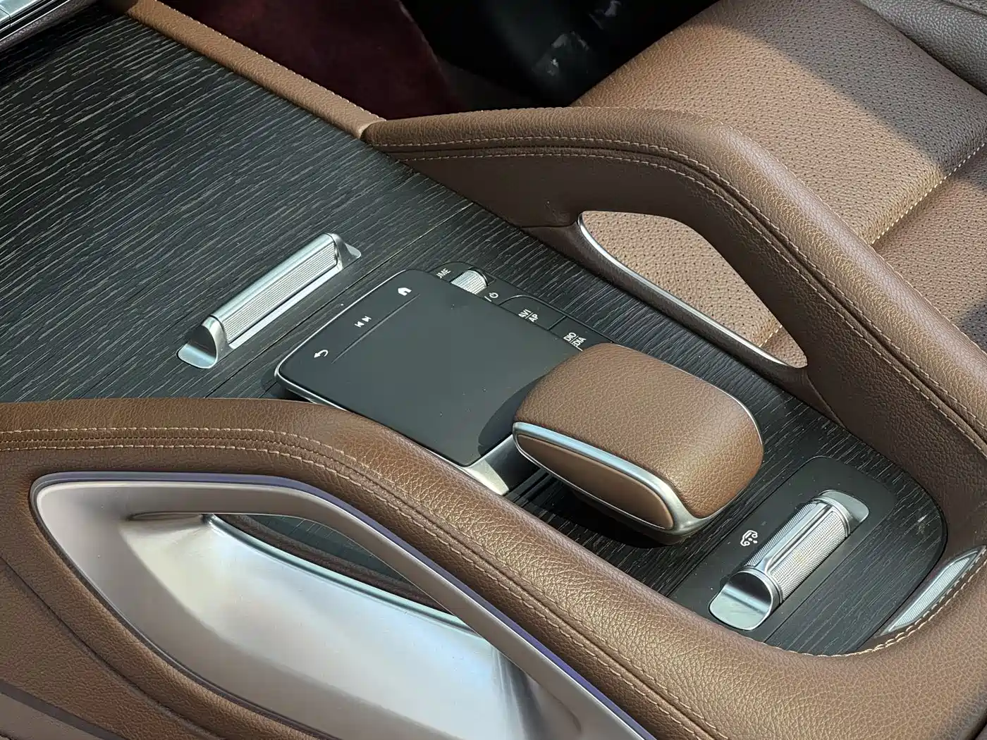 Mercedes-Benz GLE 2024 GLE 450 4MATIC Luxury фото 16