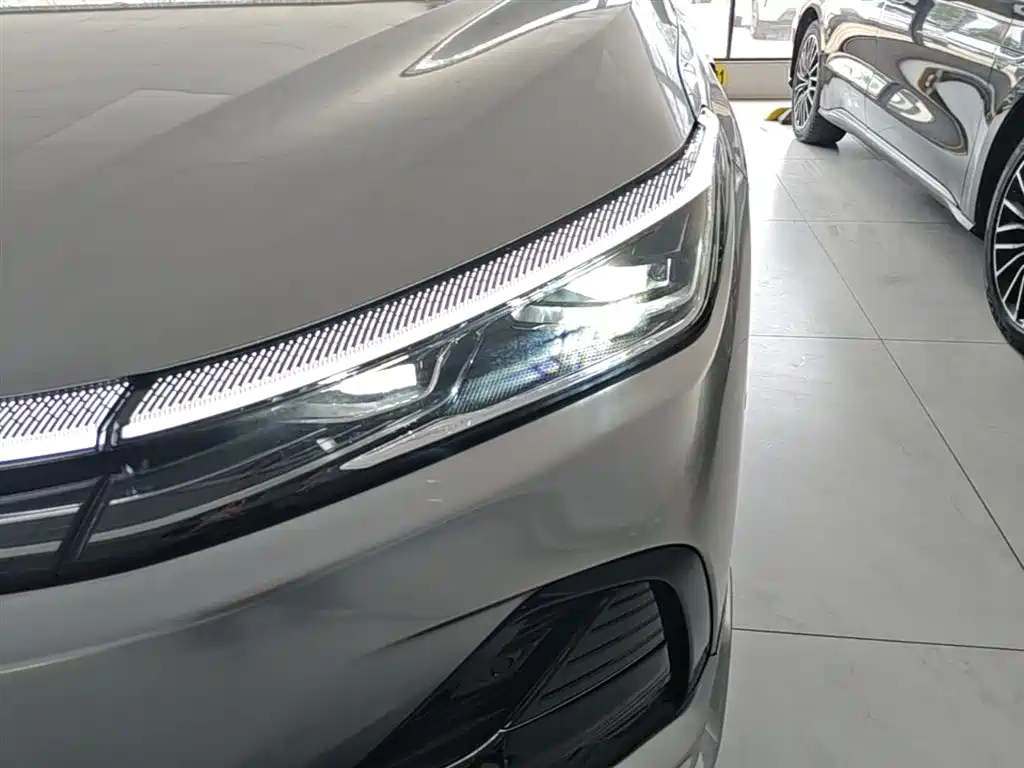 Geely Galaxy Galaxy A7 2025 EM-i 150km Long Voyage Edition фото 24