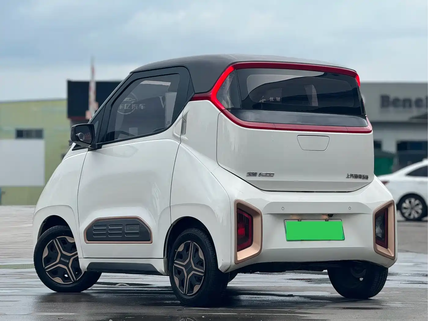 2021 Baojun E200