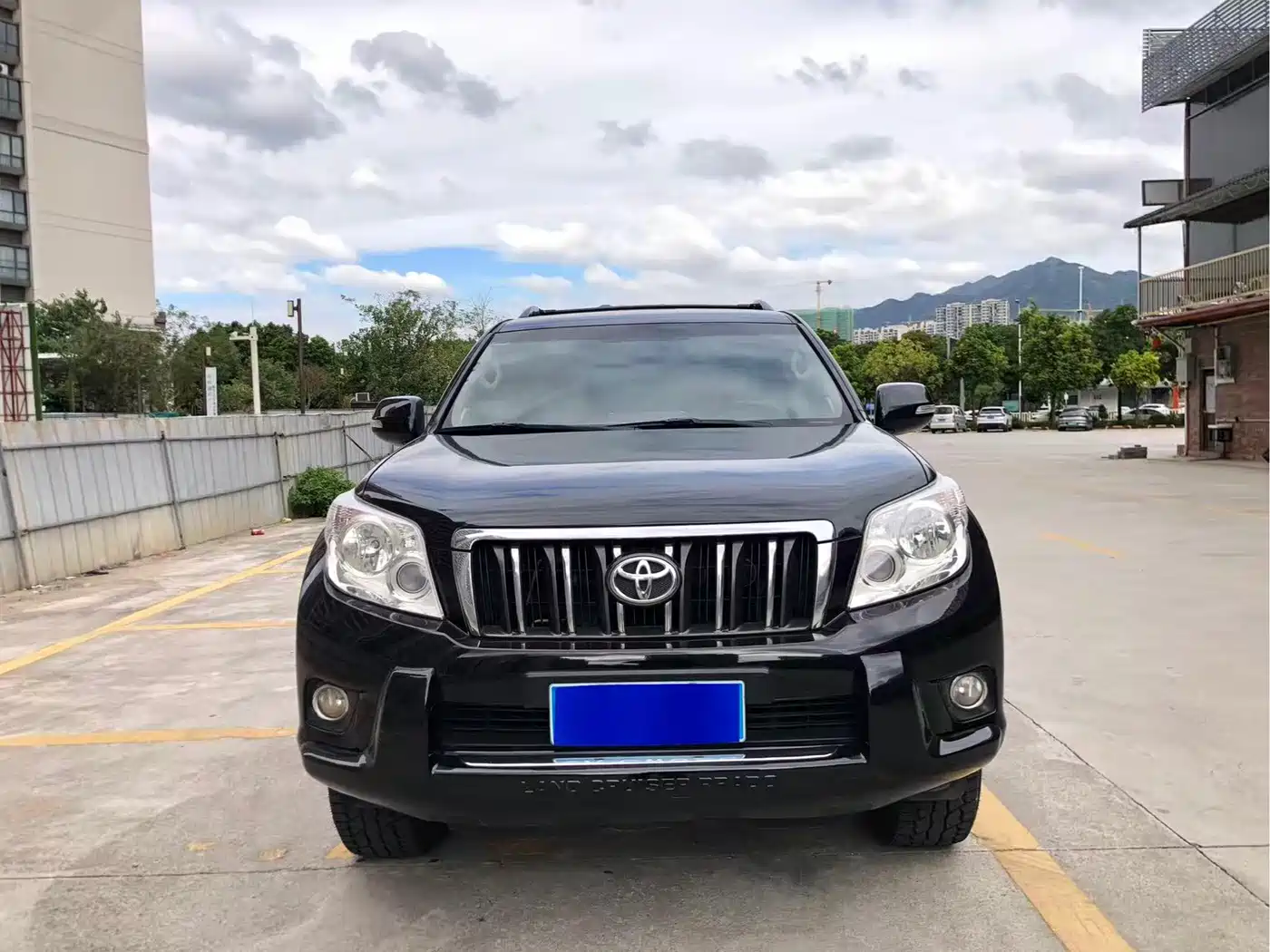 Toyota Prado (Import) фото 2