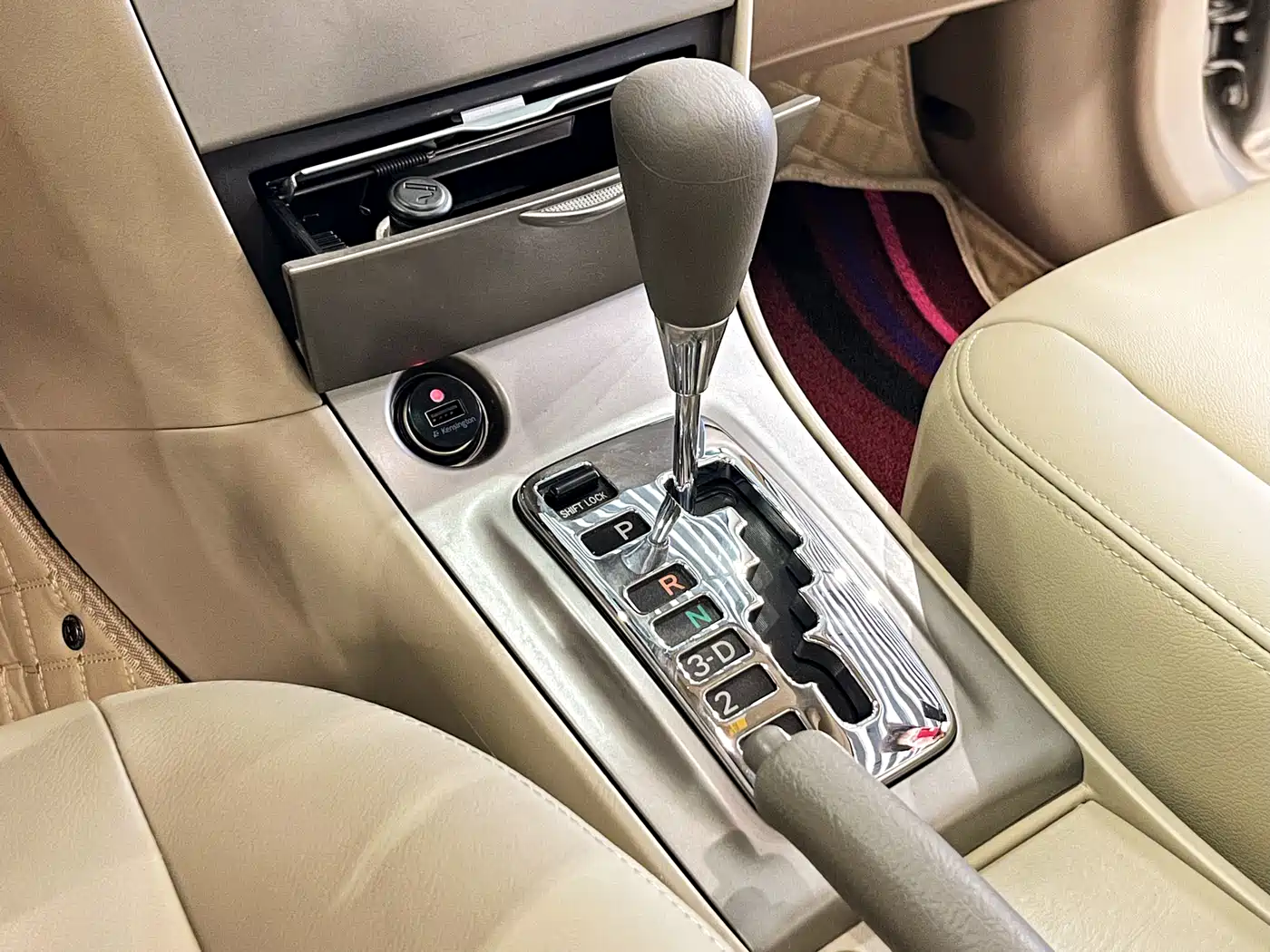 Toyota Corolla 2011 1.6L Automatic Luxury Edition фото 11