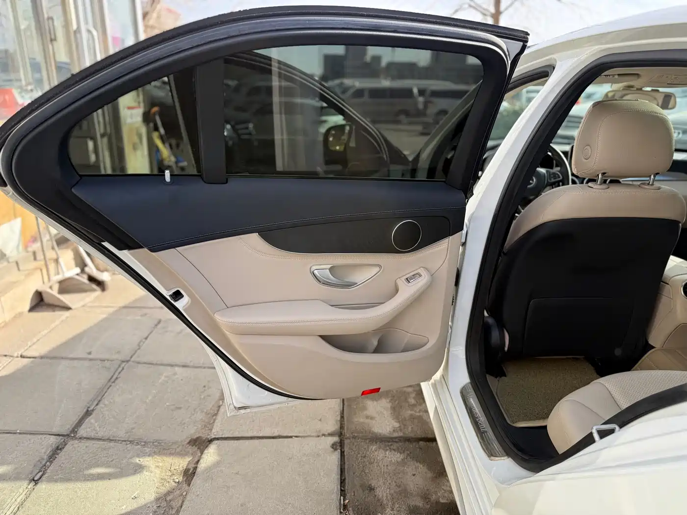 Mercedes-Benz C-Class 2015 Facelift C 200 L Sport фото 12
