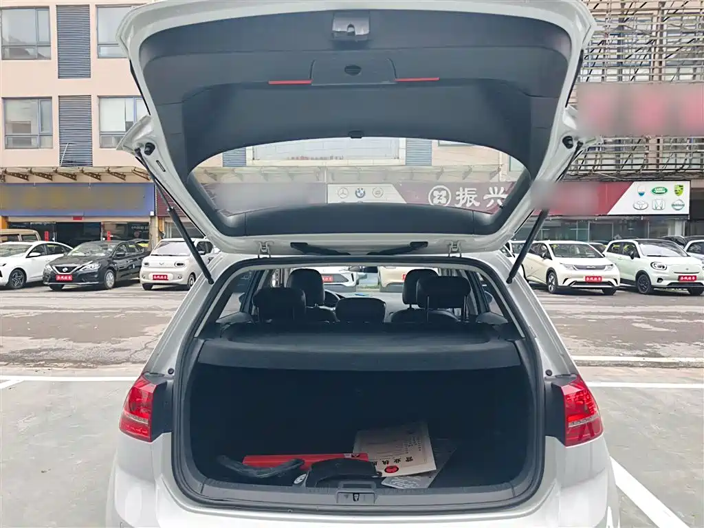 Volkswagen Golf 2016 1.6L Automatic Fashion фото 19