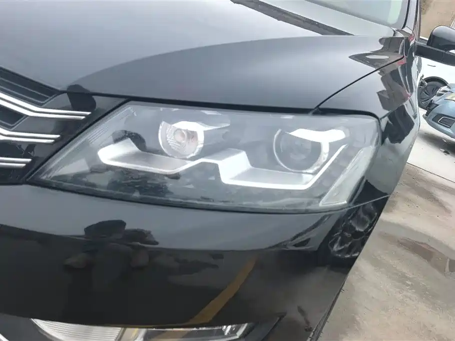 Volkswagen Passat 2014 1.8TSI DSG Luxury Edition фото 5
