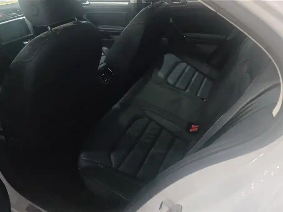 Volkswagen Lamando 2015 280TSI DSG Comfort фото 11