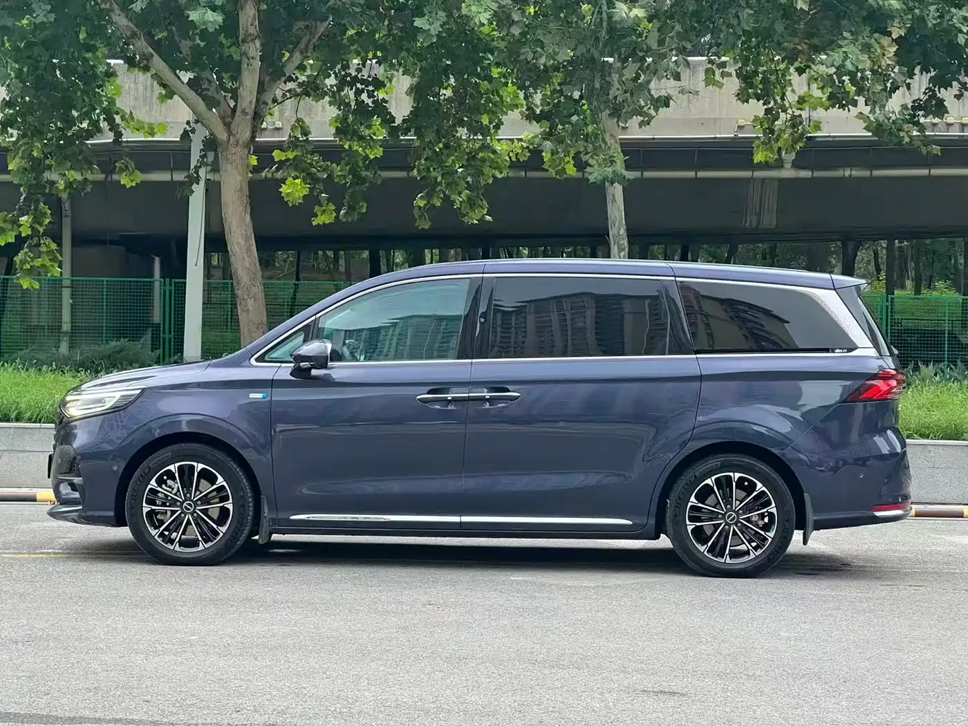 Roewe iMAX8 2021 2021 400TGI Supreme Series Ultimate Edition