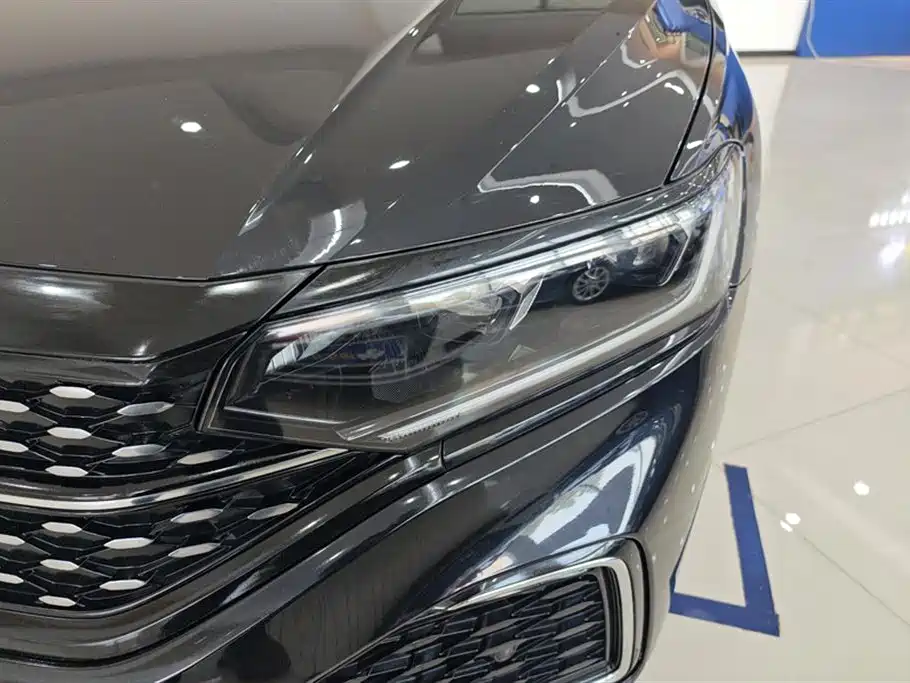 Volkswagen Passat 2023 Facelift 330TSI Starlight Elite Edition фото 5