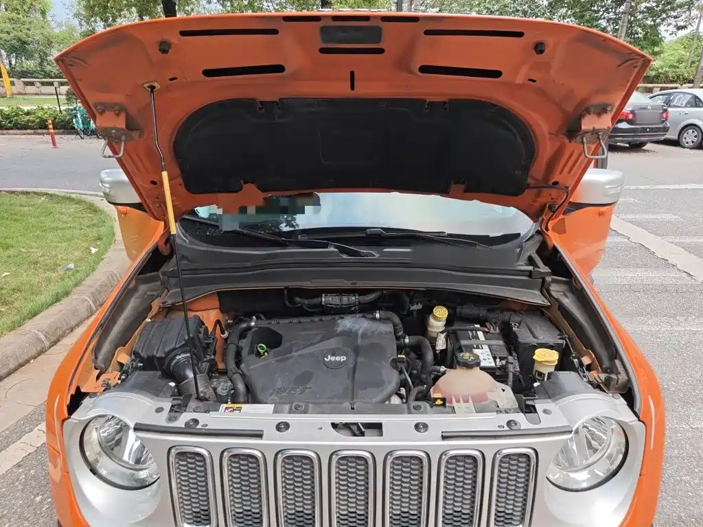 Photo 21 - Jeep Renegade