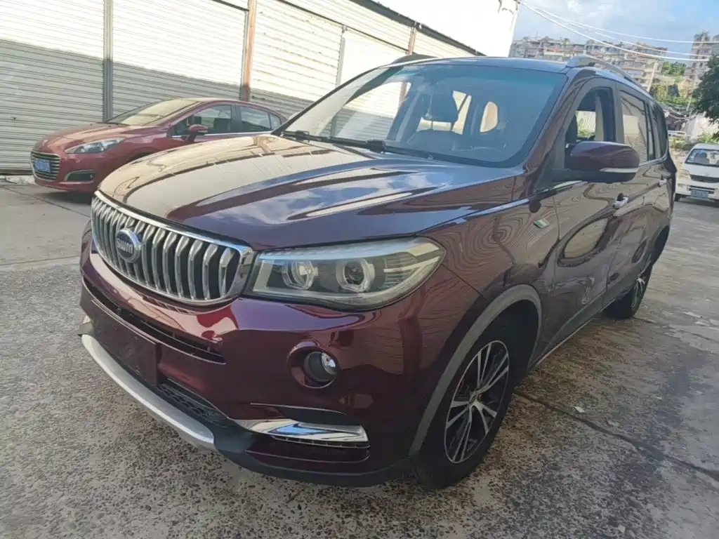 SWM Motor SWM X7 2018 2016 1.8L Manual Luxury 7-seater