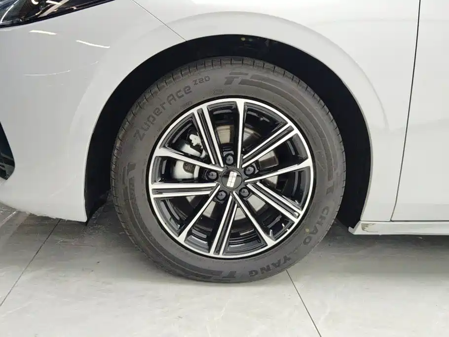 Geely Galaxy Galaxy A7 2025 2025 EM-i 70km Luxury Edition