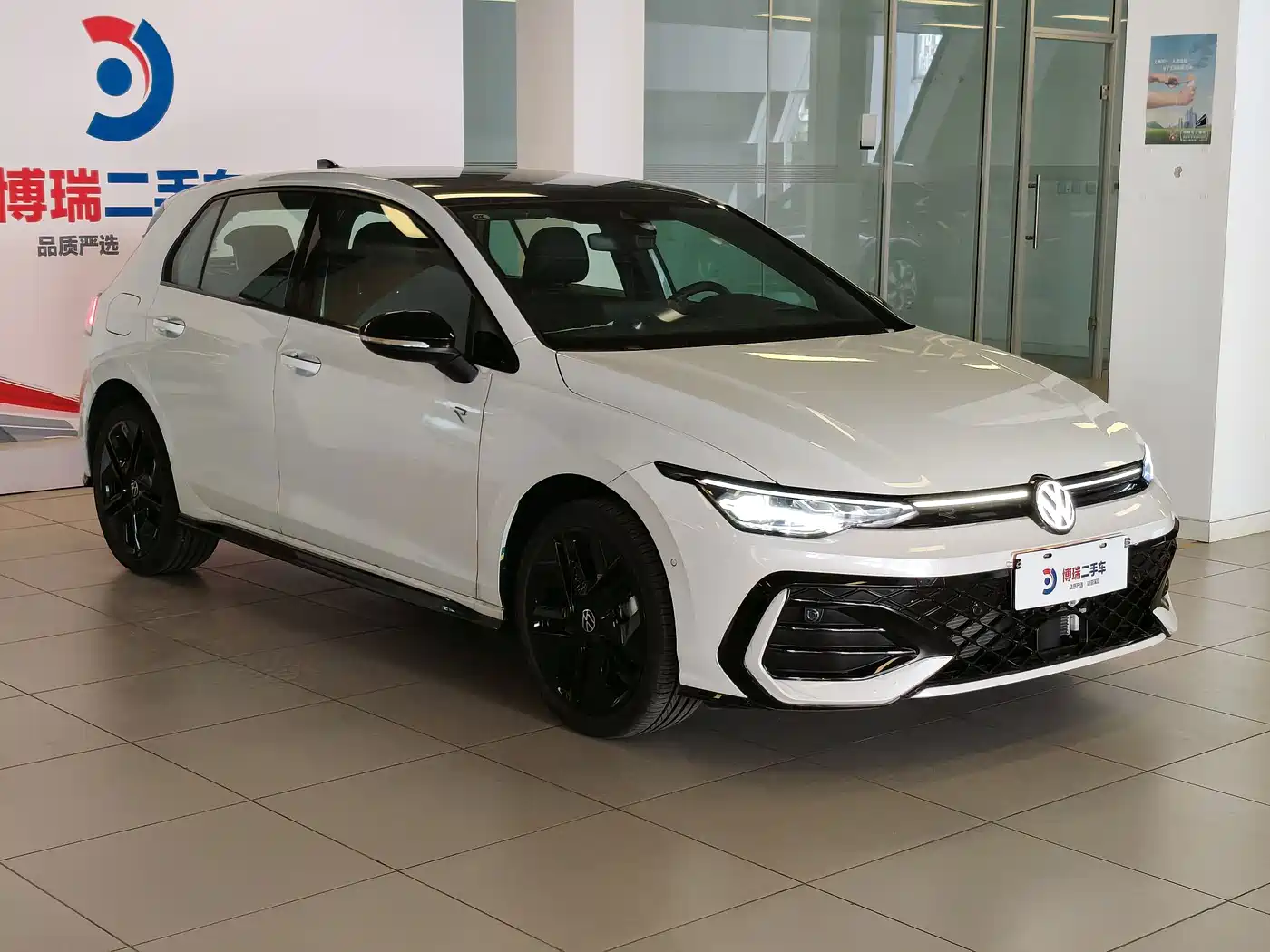 Volkswagen Golf 2025 2025 300TSI R-Line