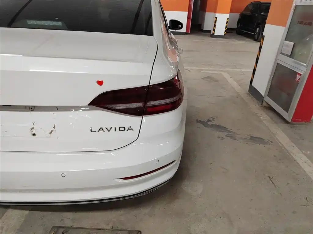 Volkswagen Lavida 2021 1.5L Auto Comfort Edition фото 24