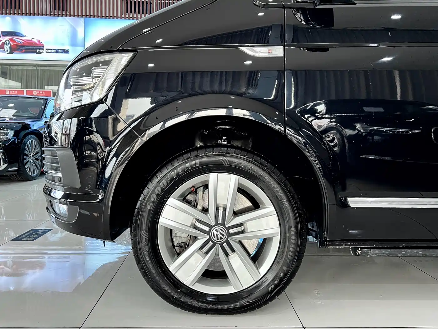 Volkswagen Multivan 2017 2016 2.0TSI AWD Premium 6-Seater