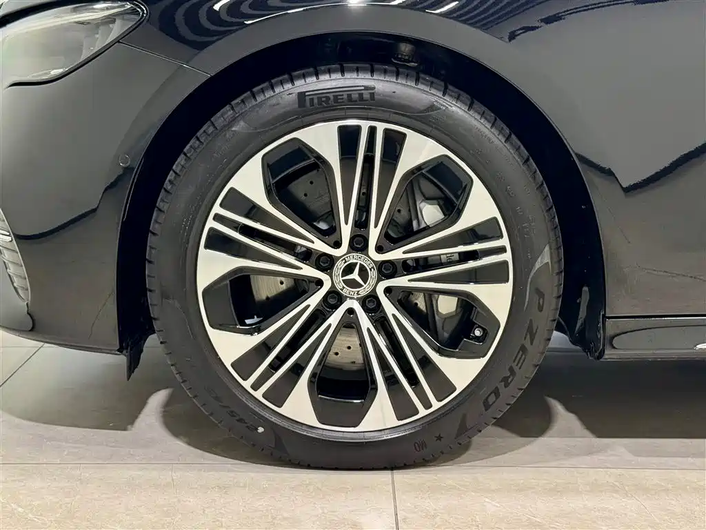 Mercedes-Benz E-Class New Energy 2024 E 350 e L Plug-in Hybrid Sedan фото 10