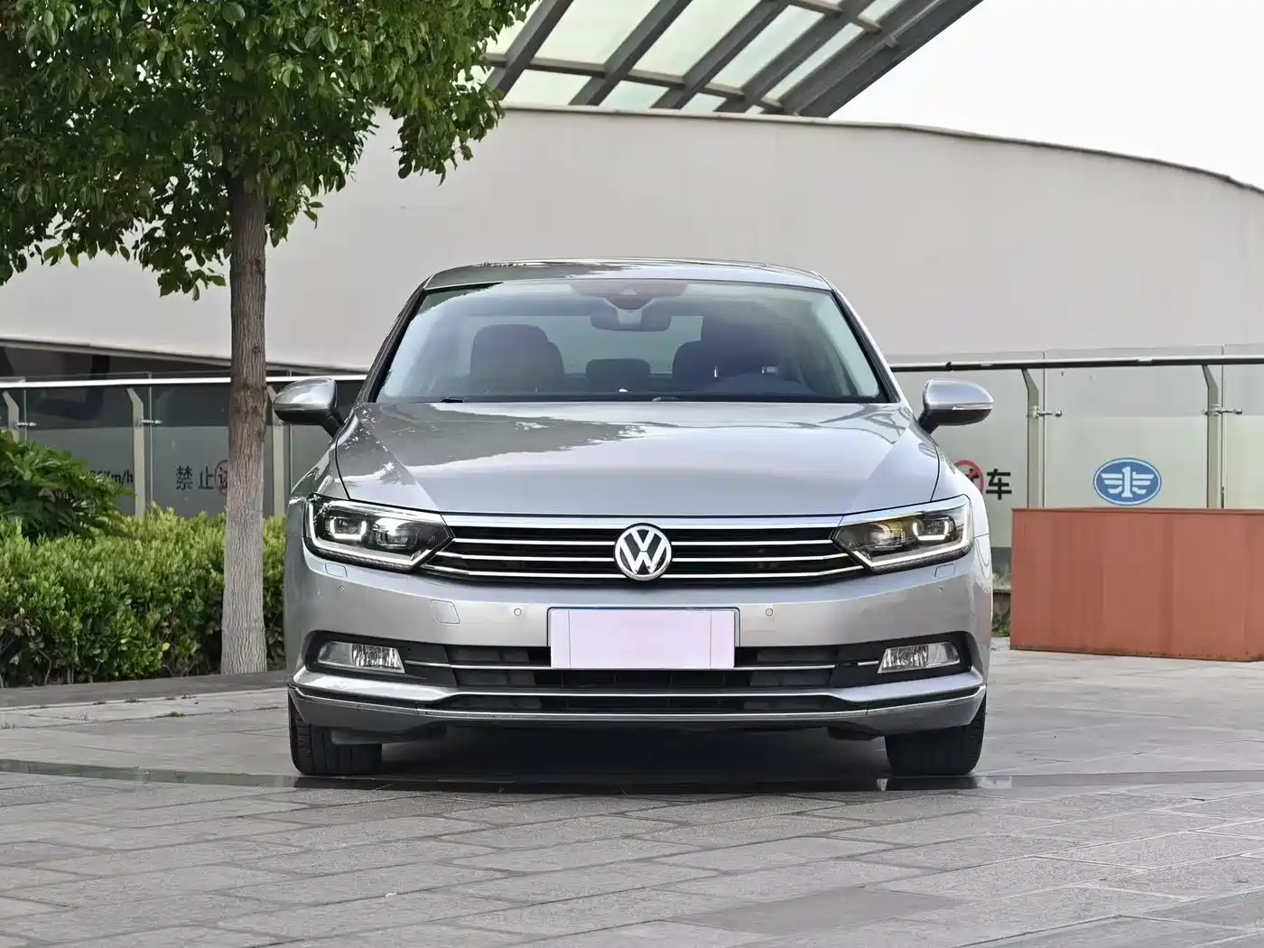 Volkswagen Magotan 2017 330TSI DSG Premium фото 2