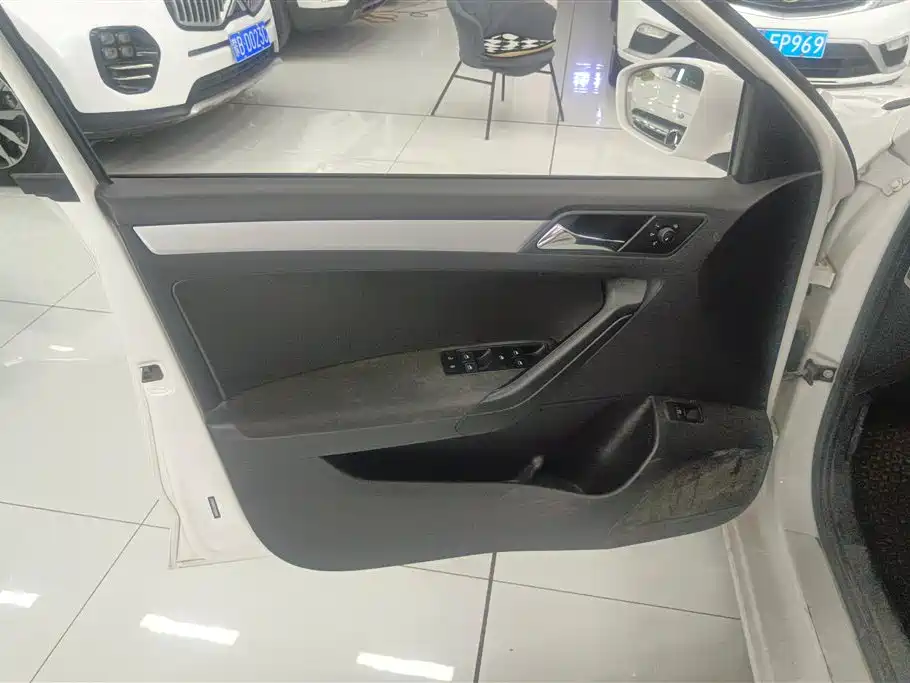 Volkswagen Jetta 2015 1.6L Auto Comfort фото 7