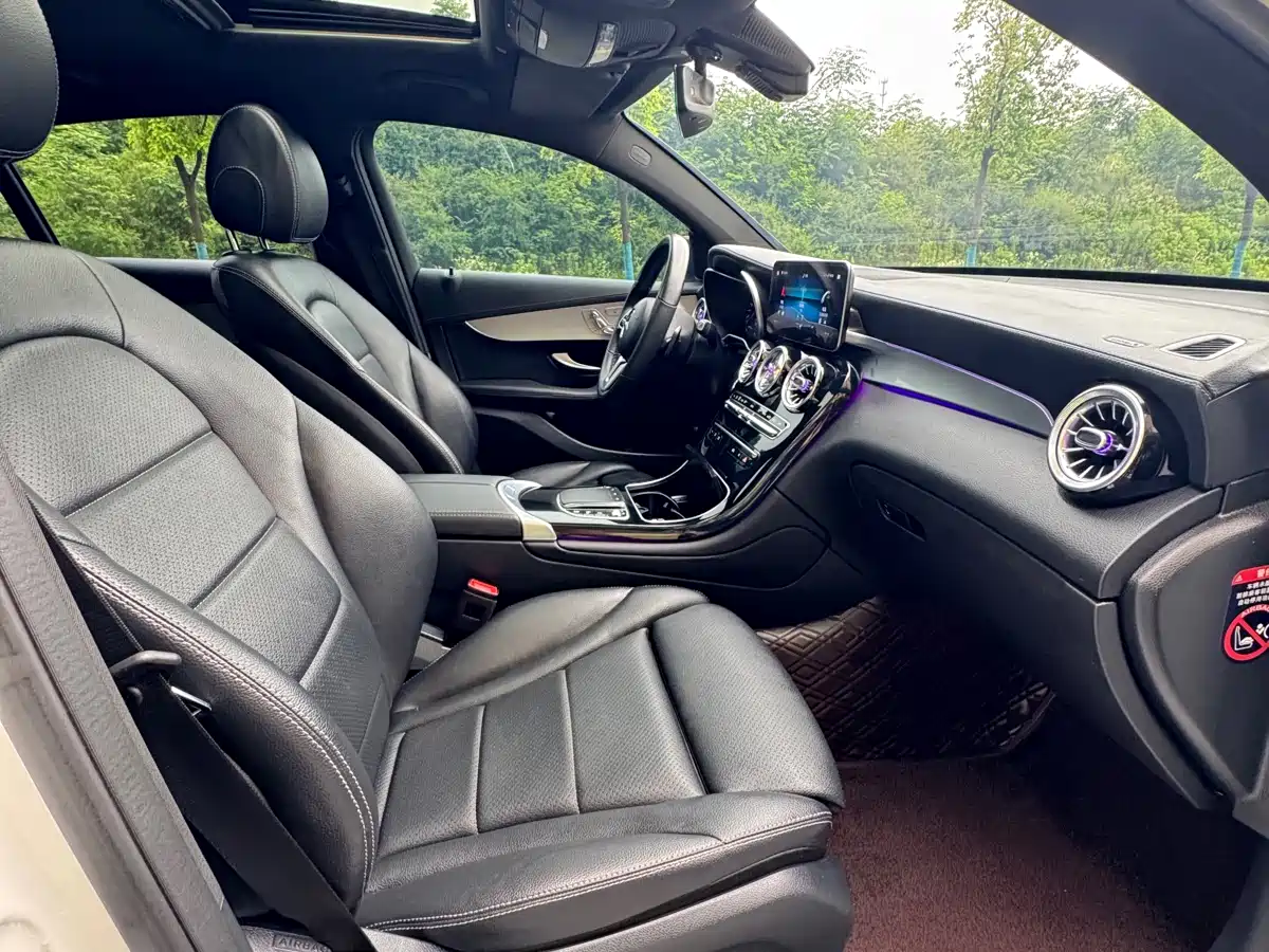 Mercedes-Benz GLC Coupe 2023 GLC 300 4MATIC Coupe SUV Luxury Edition фото 4