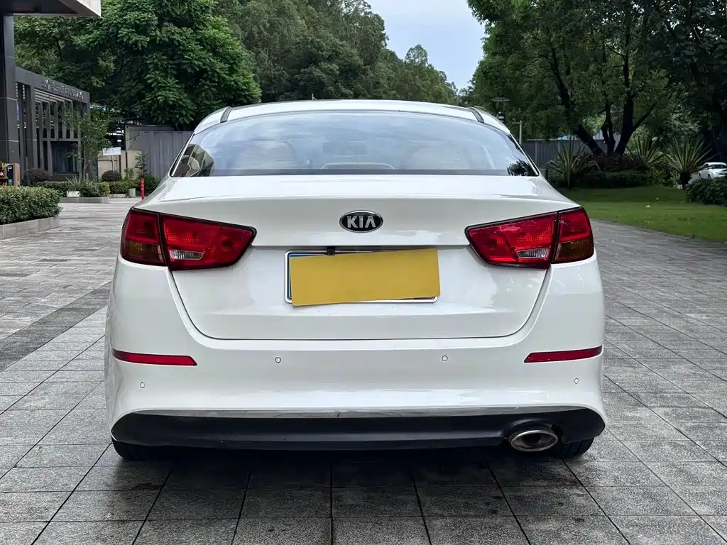 Photo 8 - Kia K5