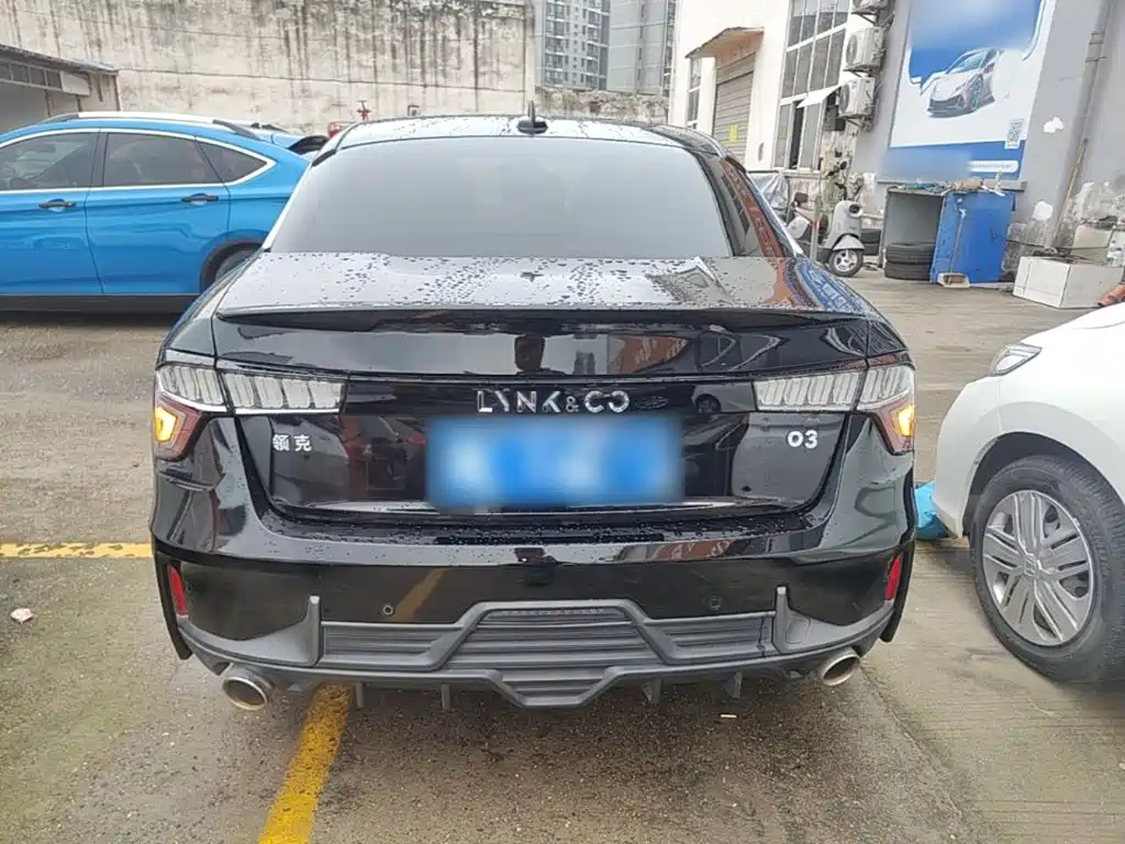 Фото 6 - Lynk & Co 03
