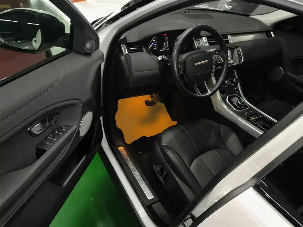 Land Rover Range Rover Evoque 2017 2.0T SE Smart Shine Edition фото 12