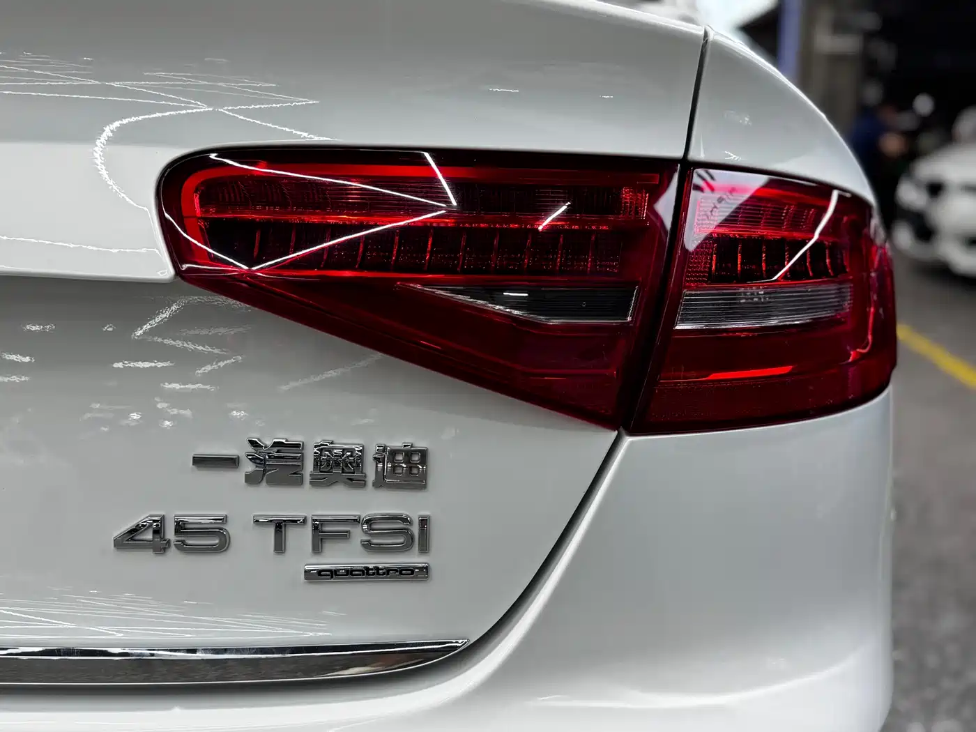 Audi A4L 2015 45 TFSI quattro Individual Sport фото 9