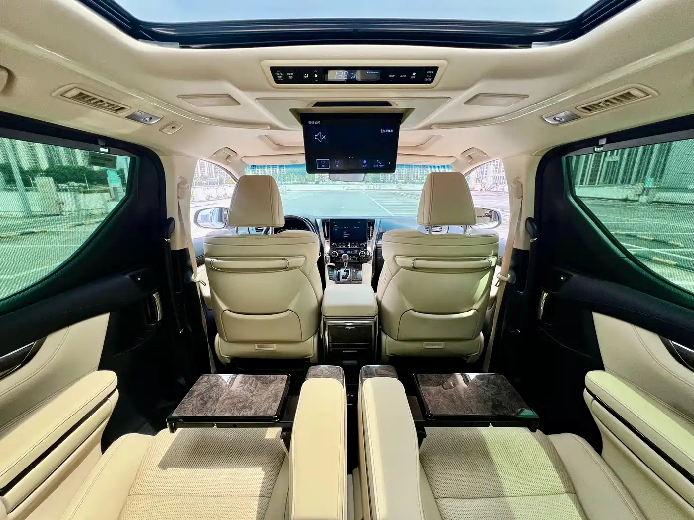Toyota Alphard 2021 Hybrid 2.5L Premium фото 10
