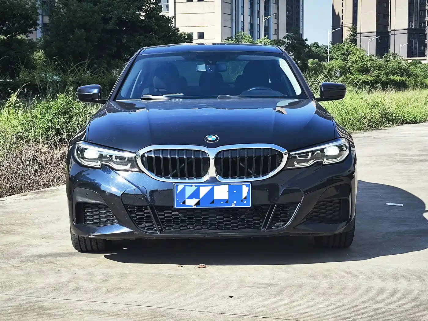 Photo 2 - BMW 3 Series