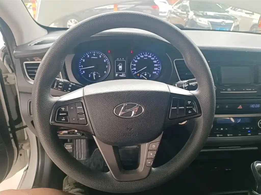 Hyundai Mistra 2014 1.8L Auto Smart GLS фото 11