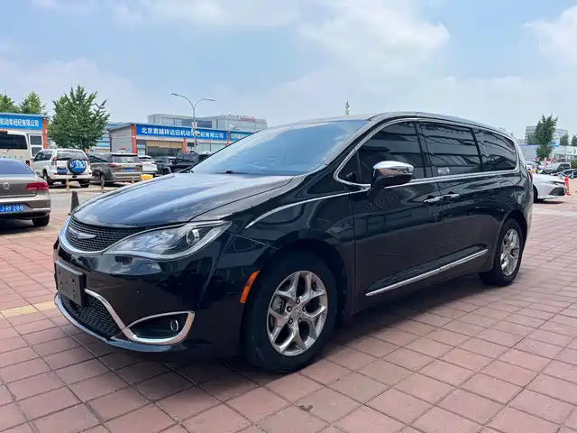 Chrysler Grand Voyager (Import) 2017 3.6L Premium Edition