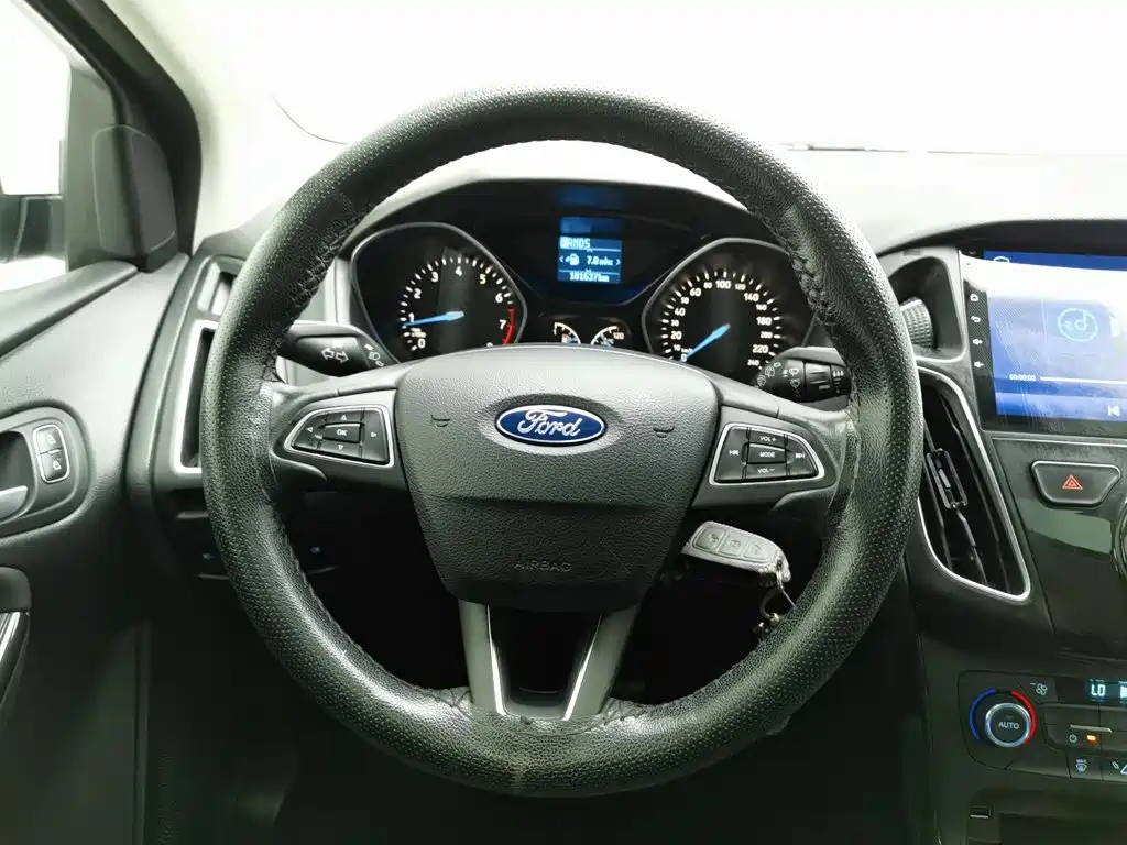 Photo 11 - Ford Focus