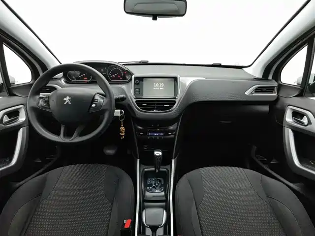 Peugeot 2008 2014 1.6L Automatic Fashion Edition — фото 5