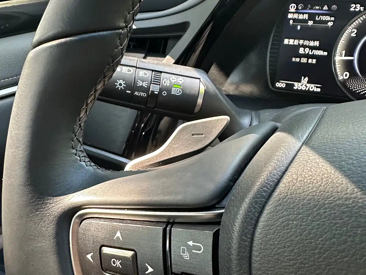 Lexus ES 2022 200 Excellence Edition фото 17