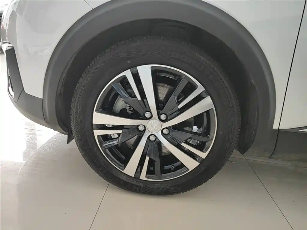 Peugeot 5008 2017 350THP 7-seat Elite Edition фото 23