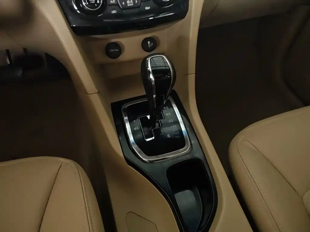 Photo 14 - Baojun 730
