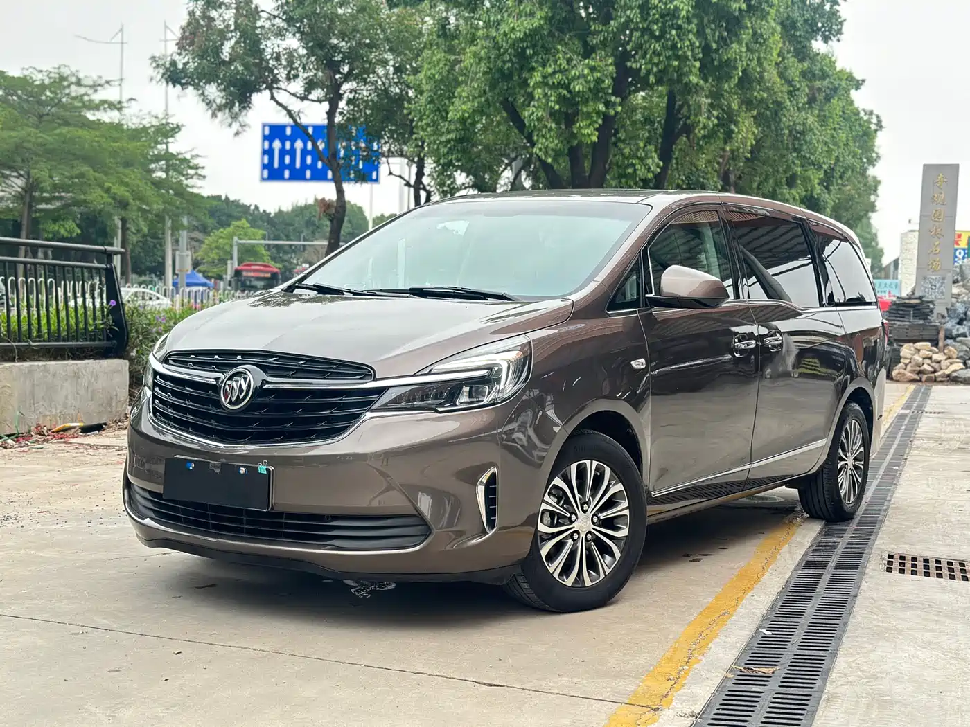 Buick GL8 2021 Land Business Class 652T Luxury фото 3