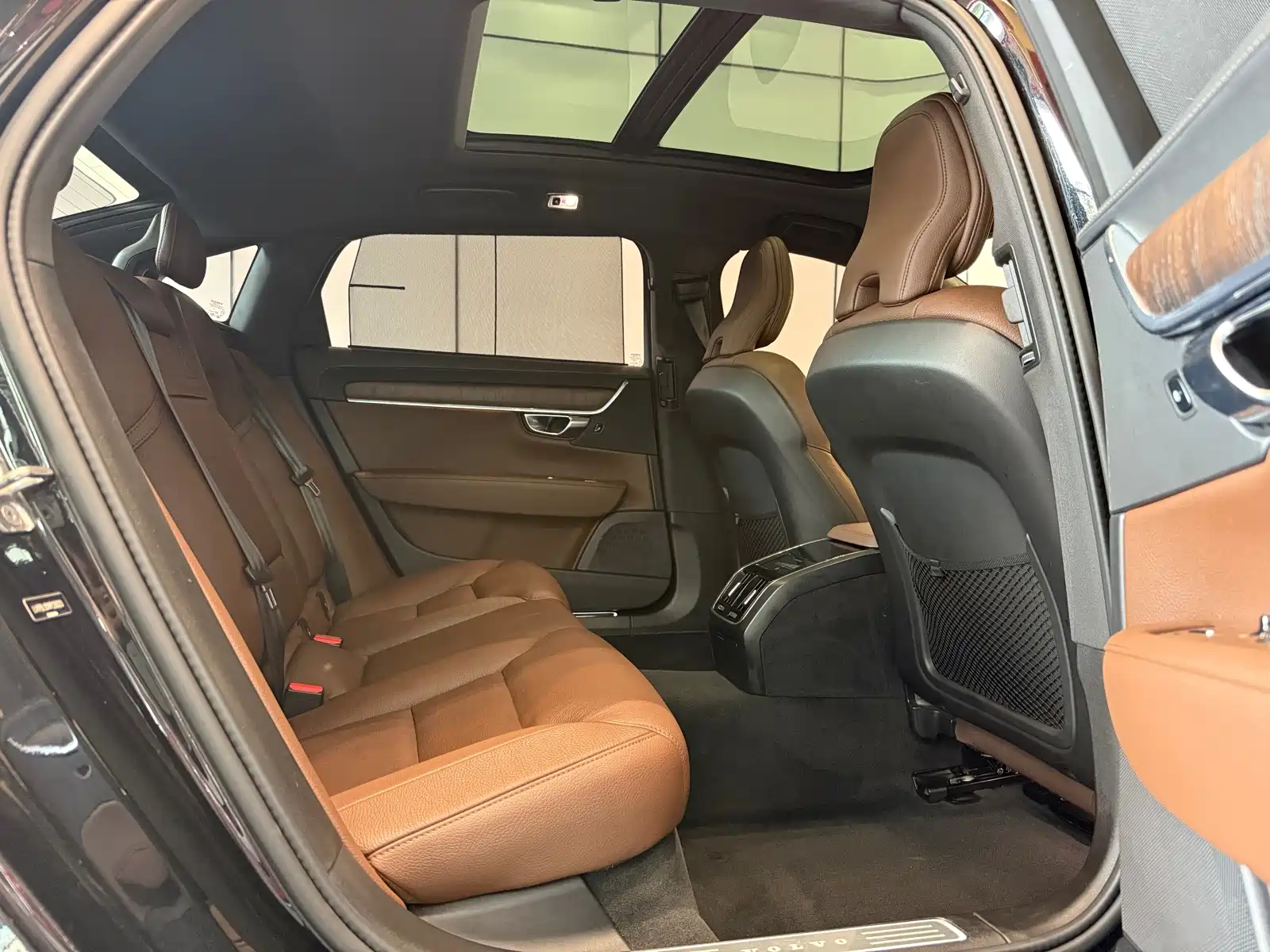 Фото 11 - Volvo S90