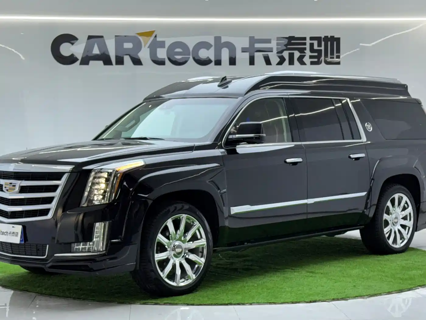 Cadillac Escalade 2017 6.2L ESV Platinum Extended